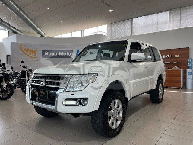 Mitsubishi Pajero 2016
