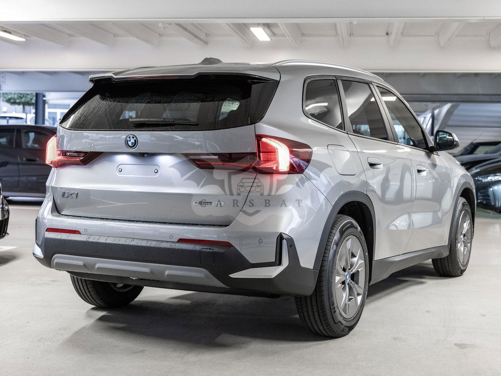 BMW iX1 2024