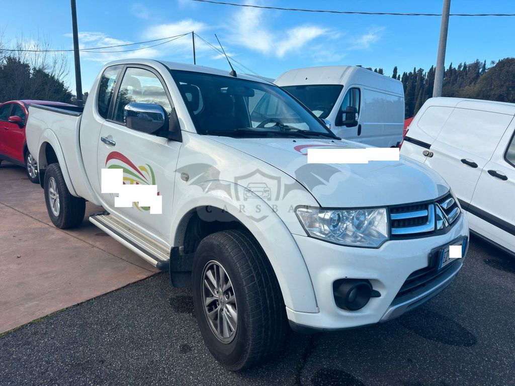 Mitsubishi L200 2015
