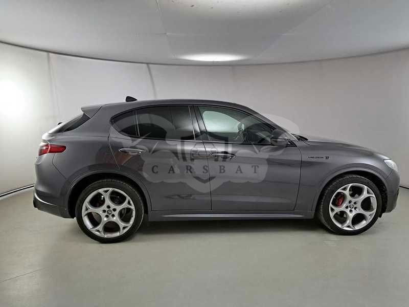 Alfa Romeo Stelvio 2021