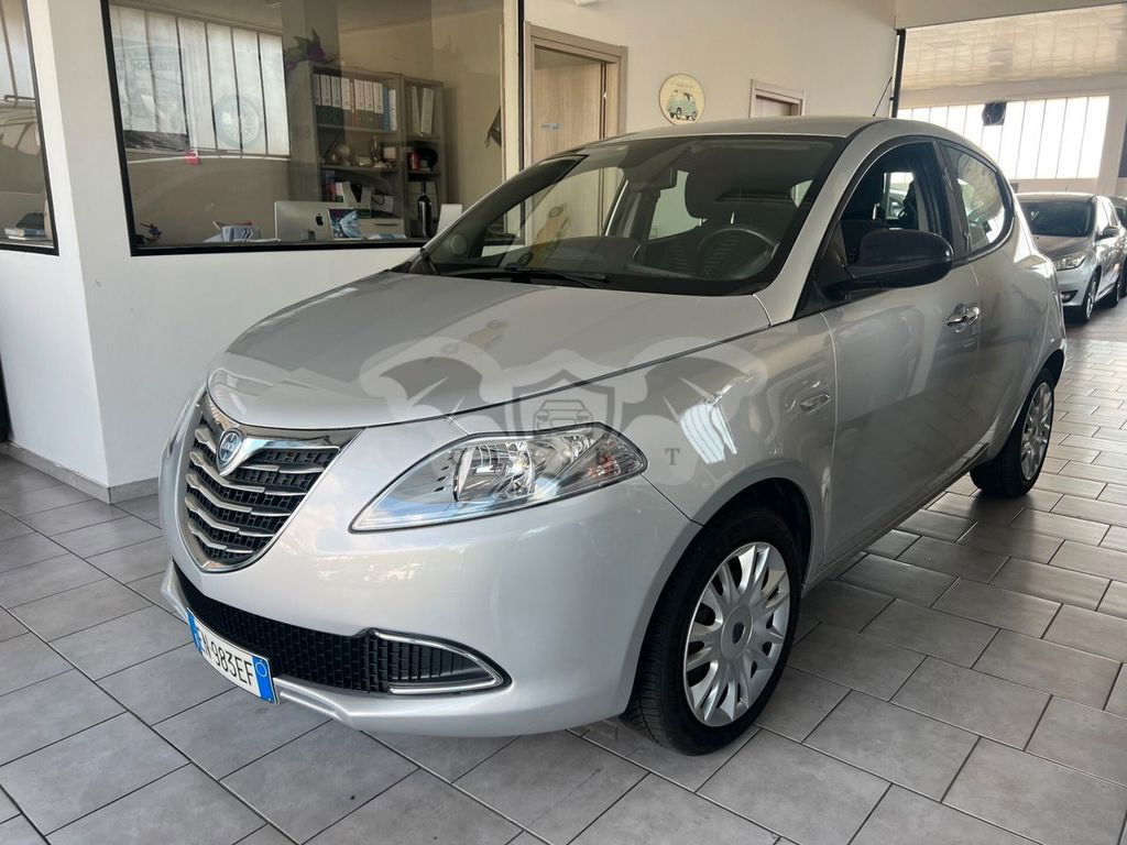 Lancia Ypsilon 2012