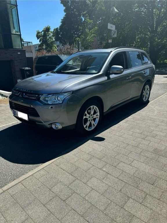 Mitsubishi Outlander 2012