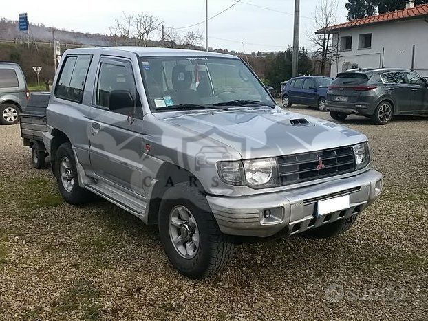 Mitsubishi Pajero 2004