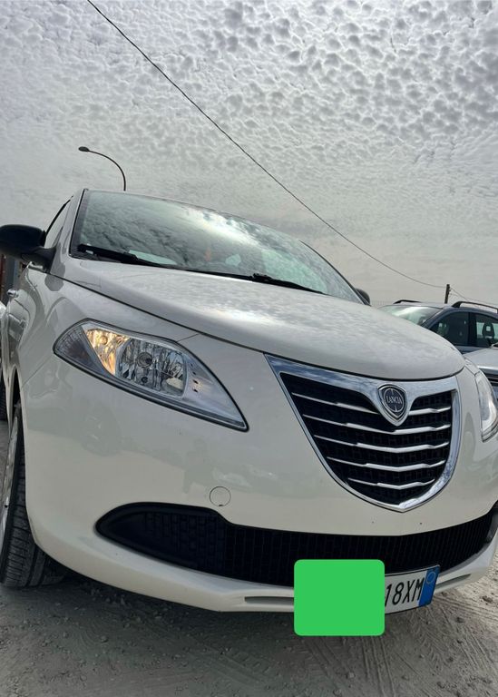 Lancia Ypsilon 2012