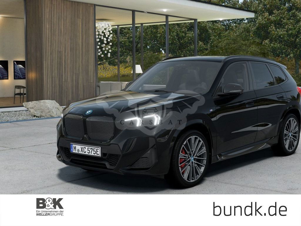 BMW iX1 2024