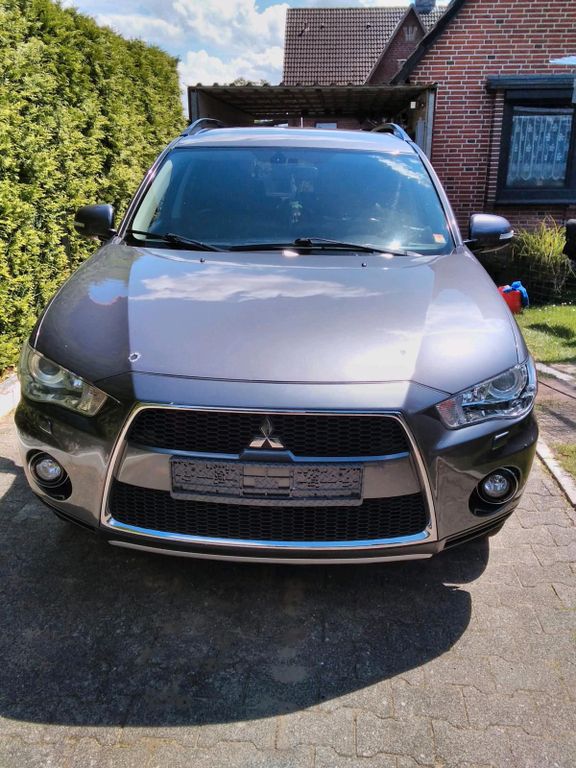 Mitsubishi Outlander 2011