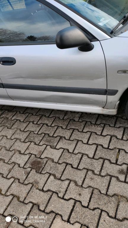 Mitsubishi Carisma 2000