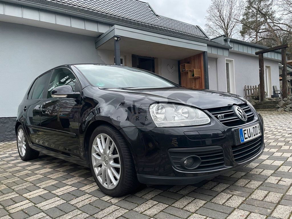 Volkswagen Golf 1910