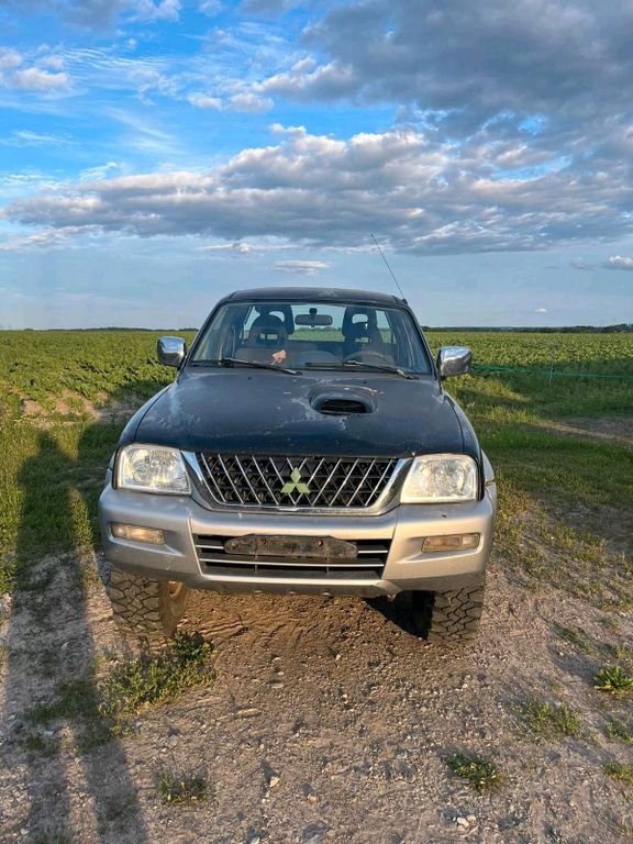 Mitsubishi L200 2003