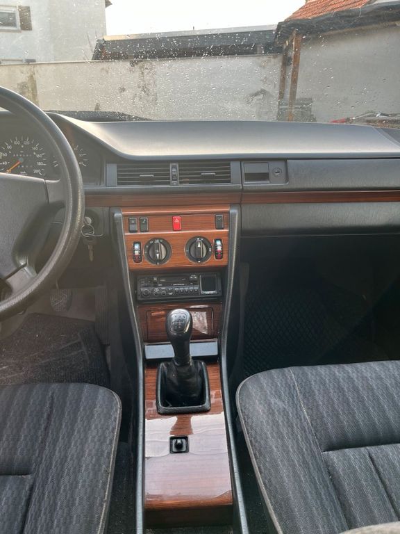 Mercedes-Benz 250 1991