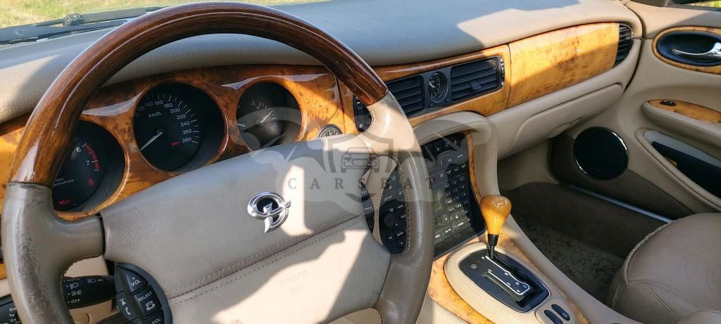 Jaguar Daimler 2000