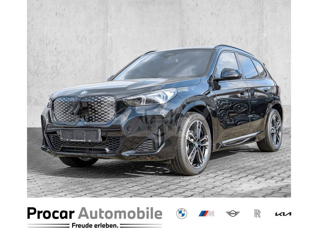 BMW iX1 2024
