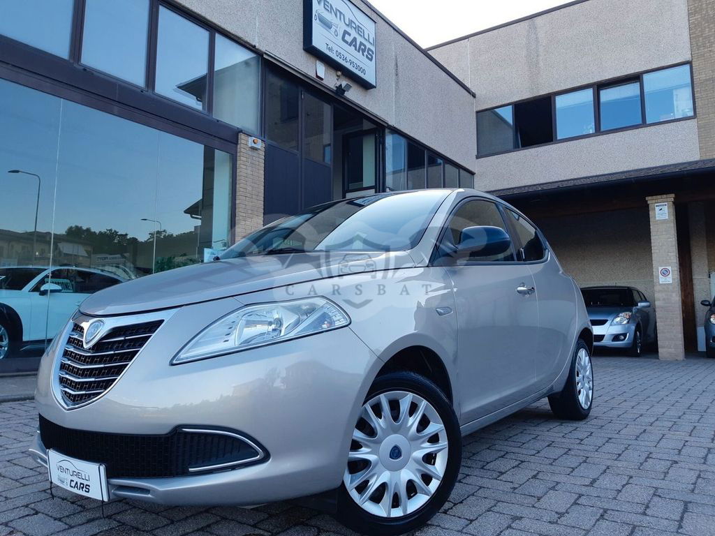Lancia Ypsilon 2012