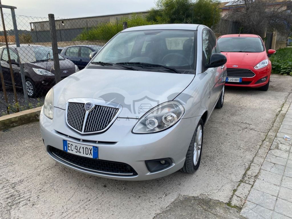 Lancia Ypsilon 2011