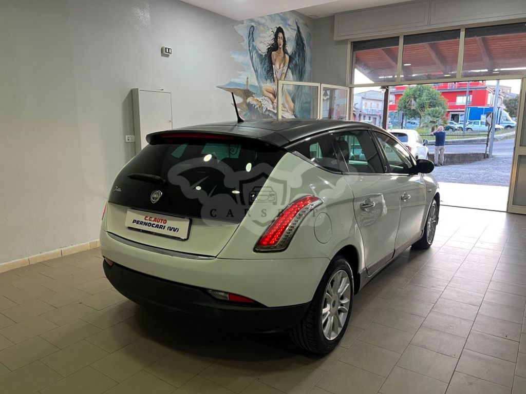 Lancia Delta 2011