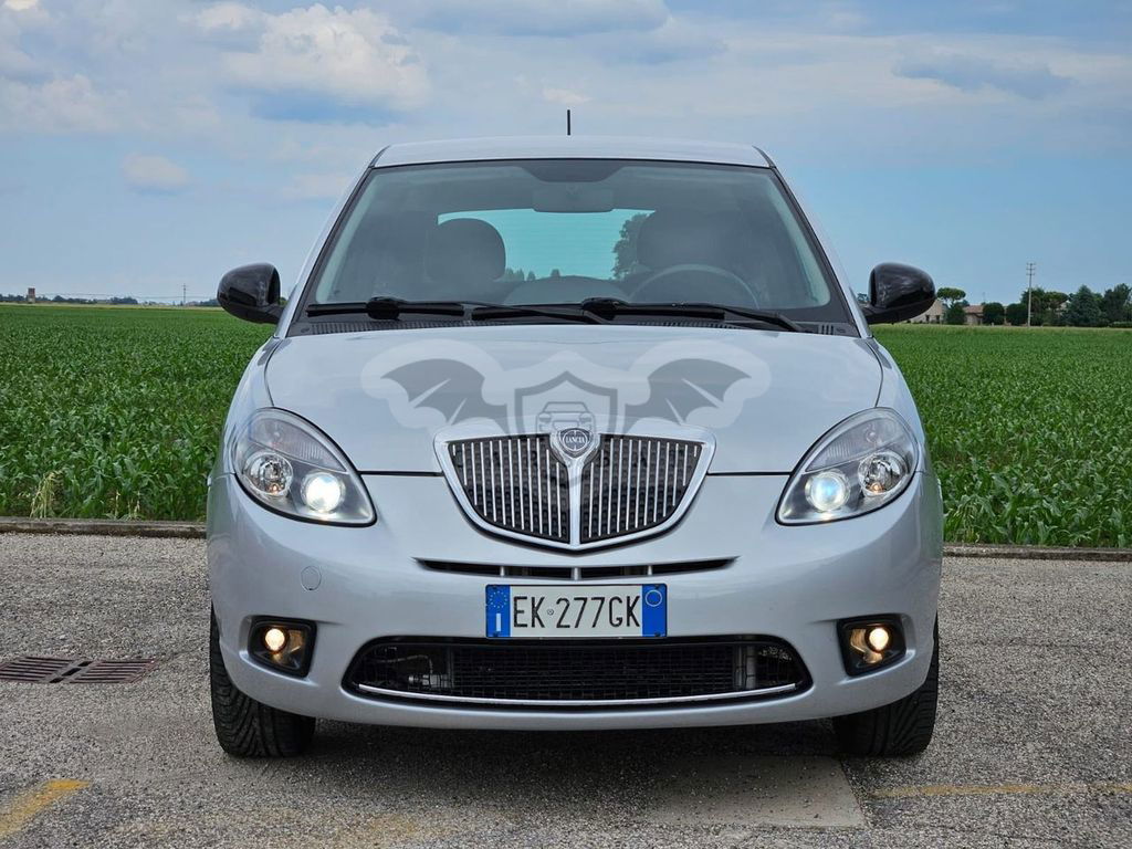 Lancia Ypsilon 2011