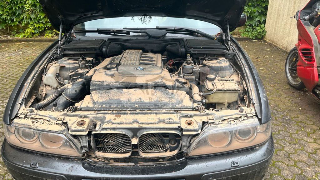 BMW M5 2003