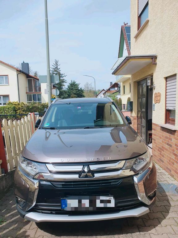 Mitsubishi Outlander 2016