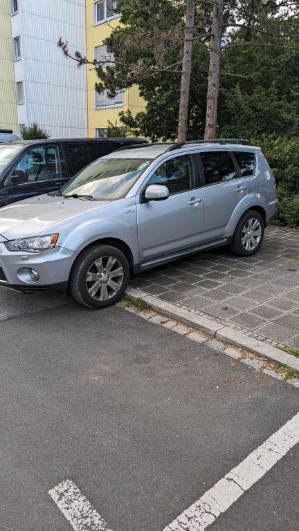 Mitsubishi Outlander 2012
