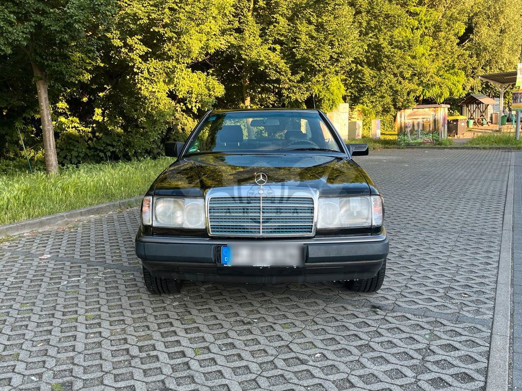 Mercedes-Benz CE 300 1992