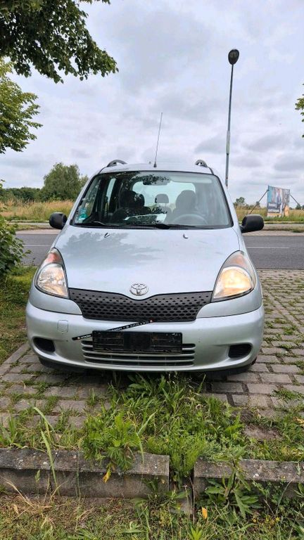 Toyota Verso 2000