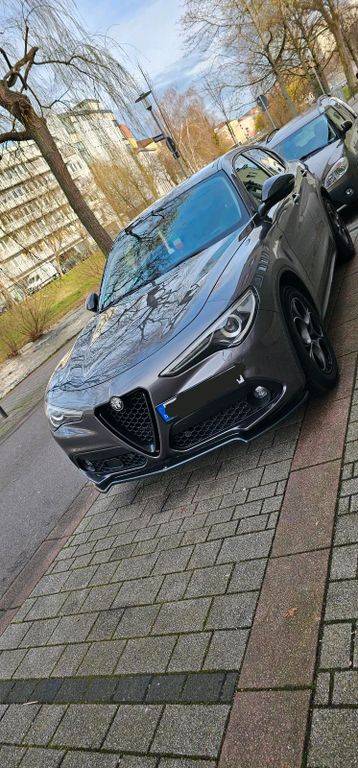 Alfa Romeo Stelvio 2017