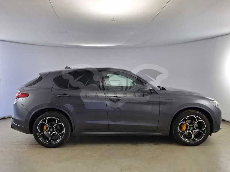 Alfa Romeo Stelvio 2021