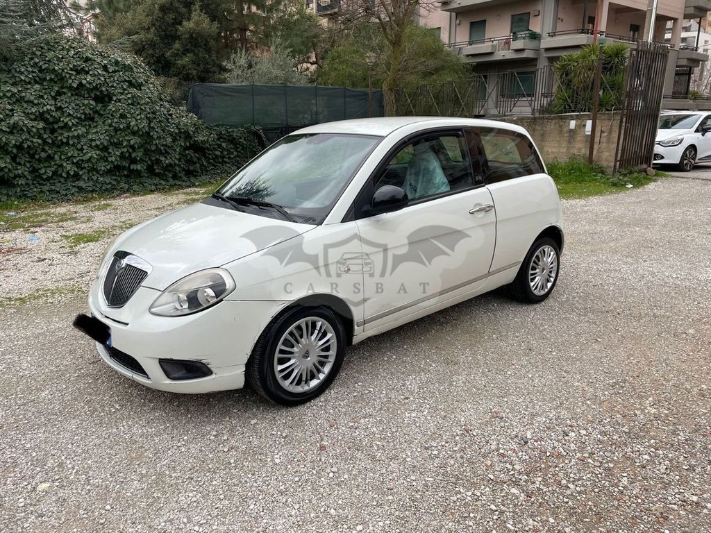 Lancia Ypsilon 2011