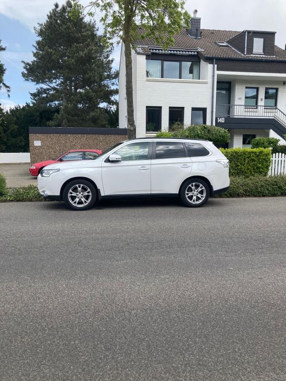 Mitsubishi Outlander 2013