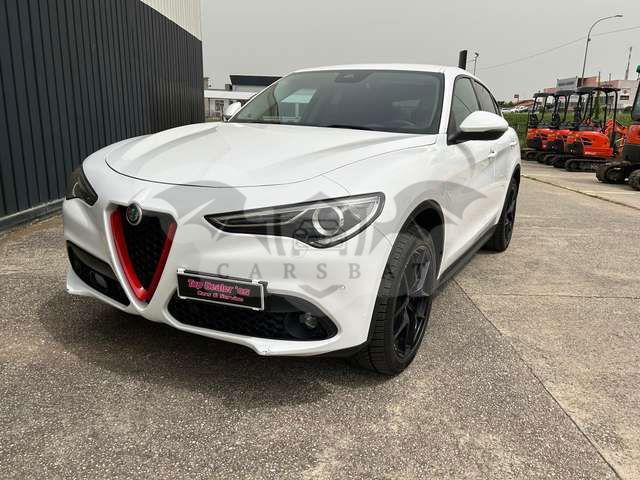 Alfa Romeo Stelvio 2017