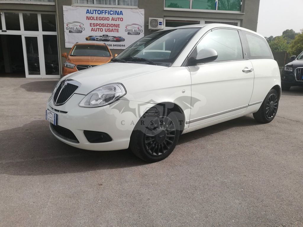 Lancia Ypsilon 2011