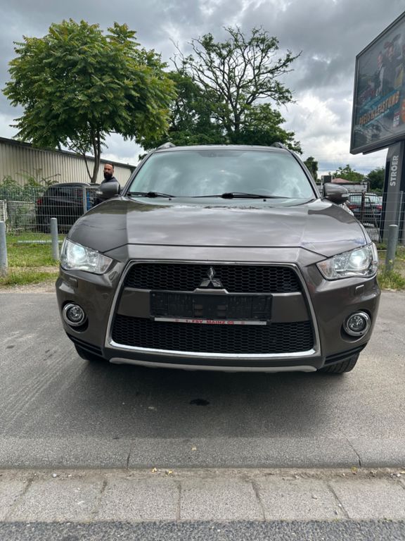 Mitsubishi Outlander 2012