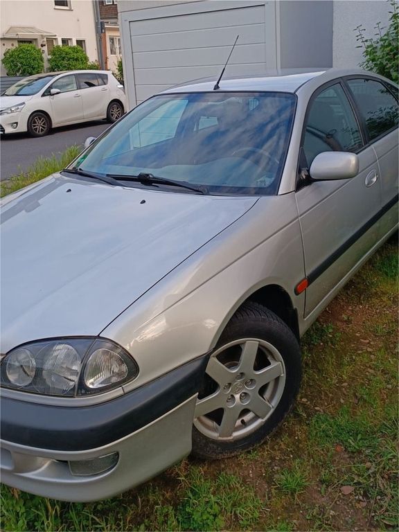 Toyota Avensis 1998