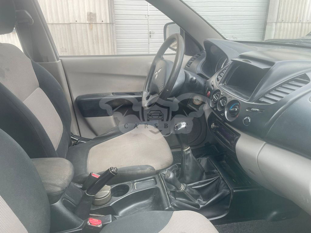 Mitsubishi L200 2010