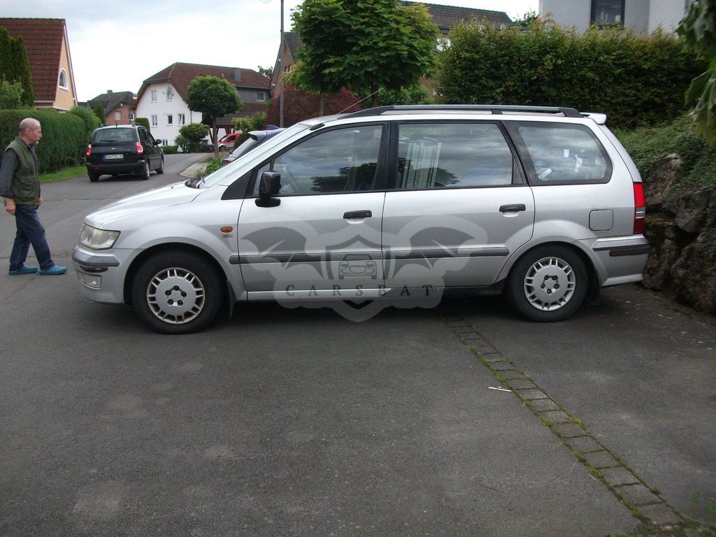 Mitsubishi Space Wagon 2000