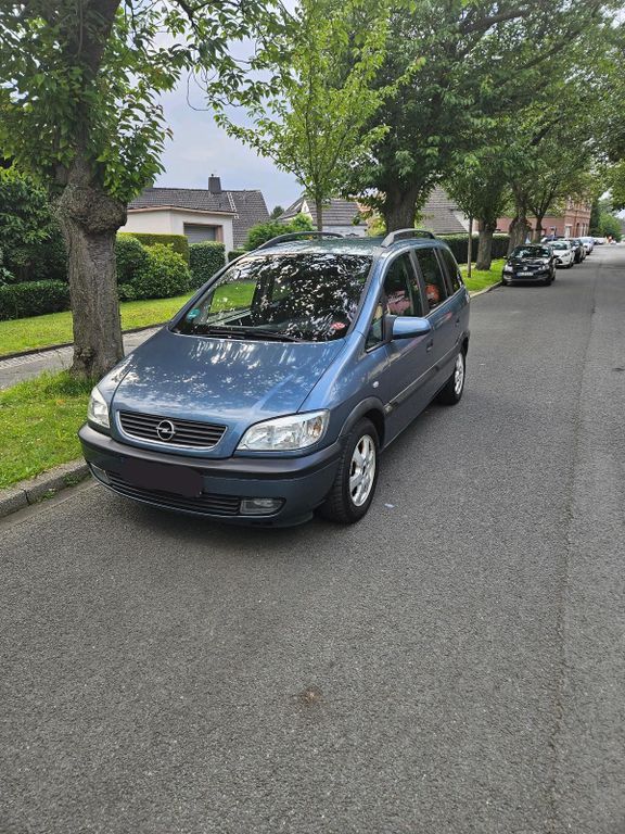 Opel Zafira 2021