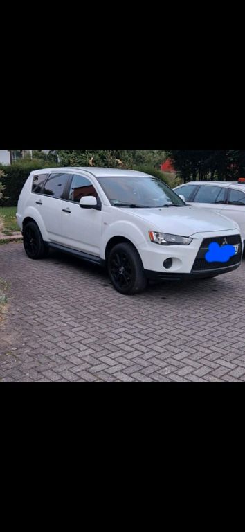 Mitsubishi Outlander 2011