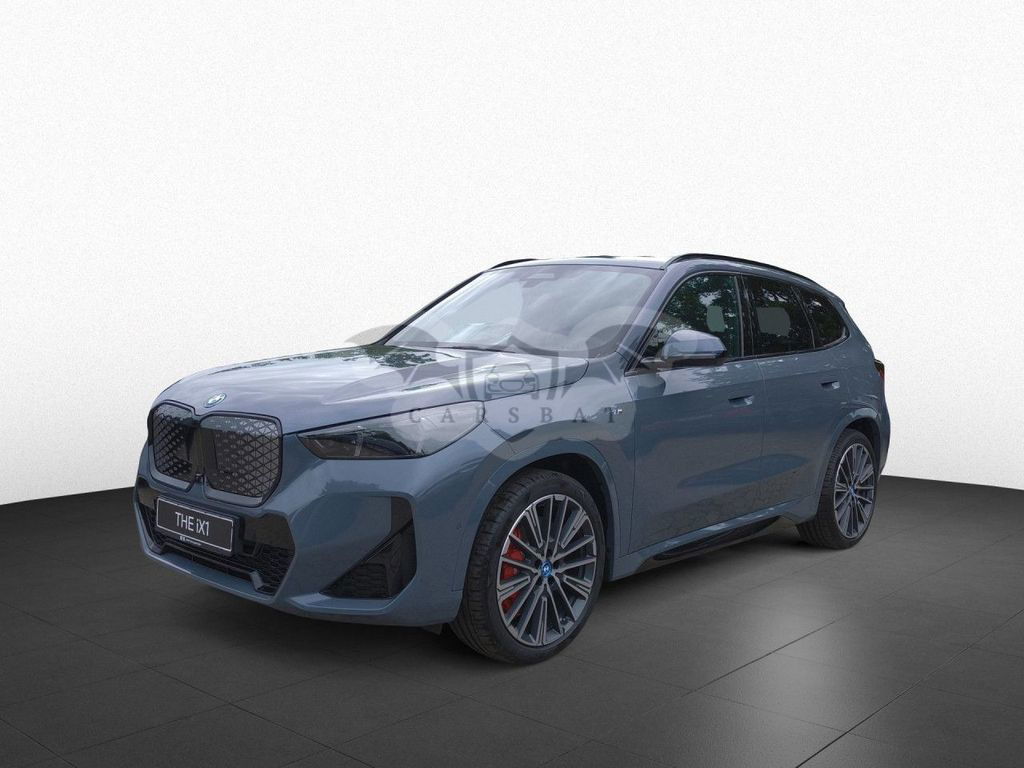 BMW iX1 2024