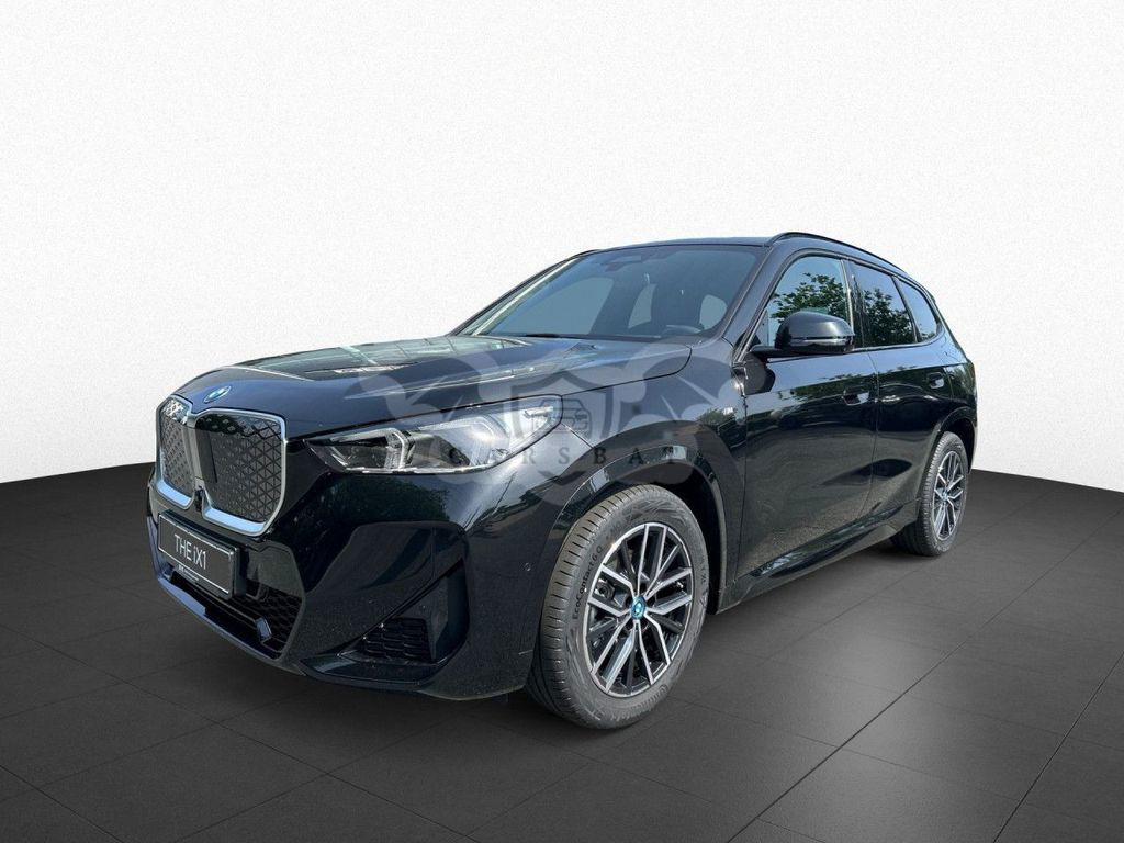 BMW iX1 2024