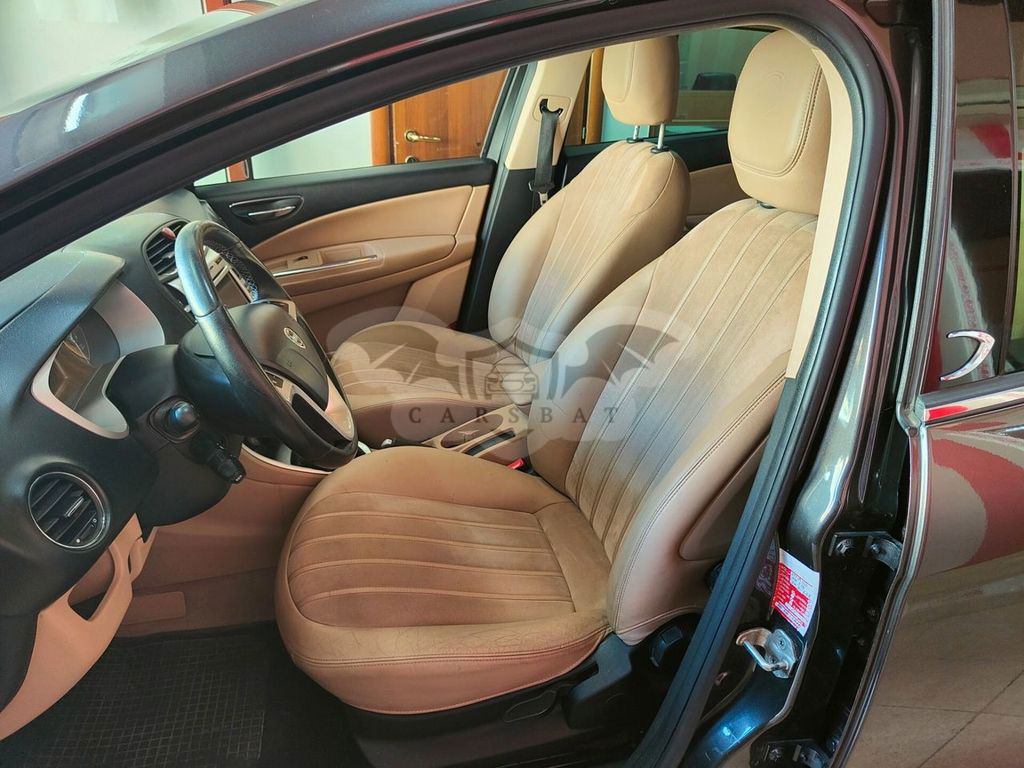Lancia Delta 2012