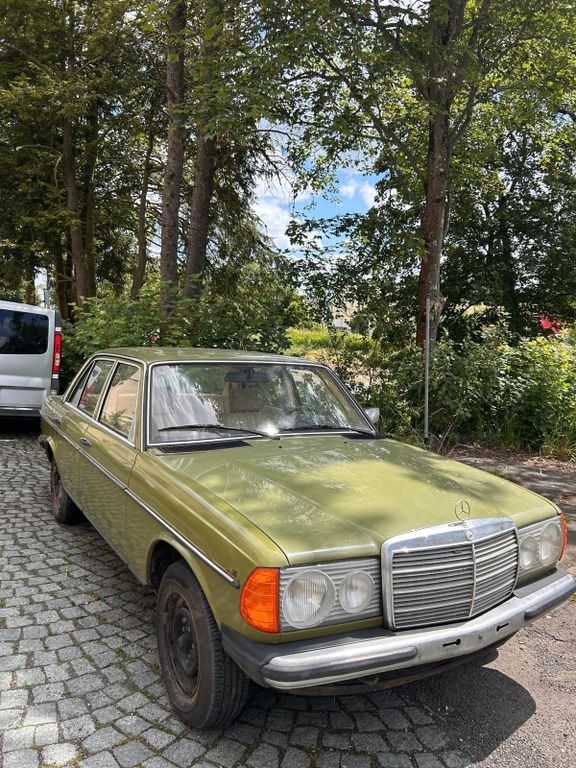 Mercedes-Benz 250 1980