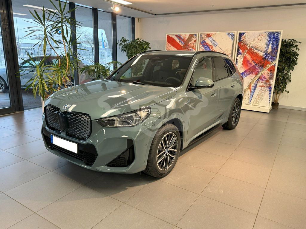 BMW iX1 2023