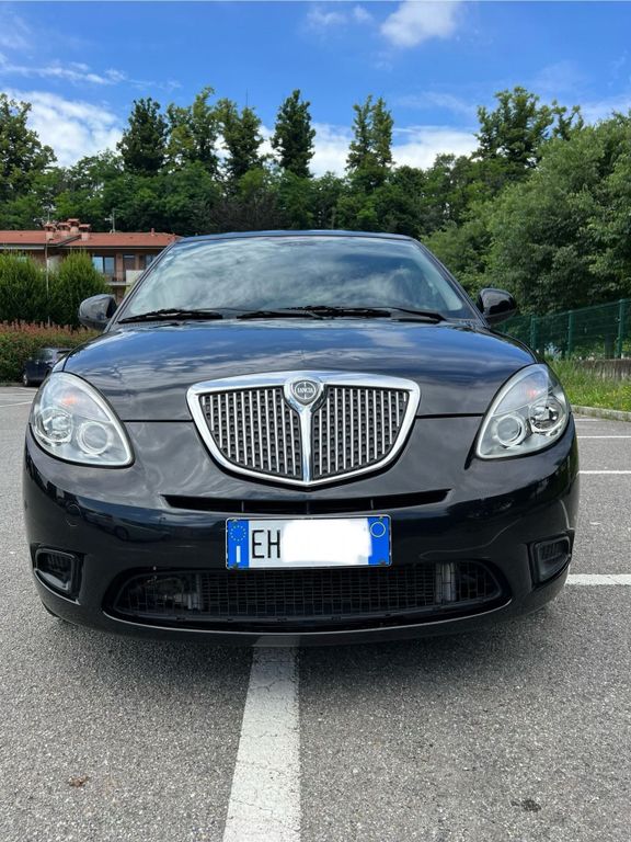 Lancia Ypsilon 2011