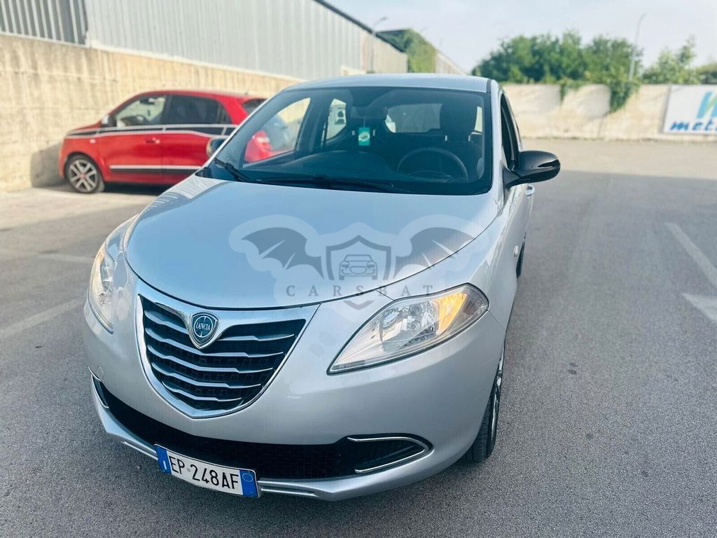 Lancia Ypsilon 2012