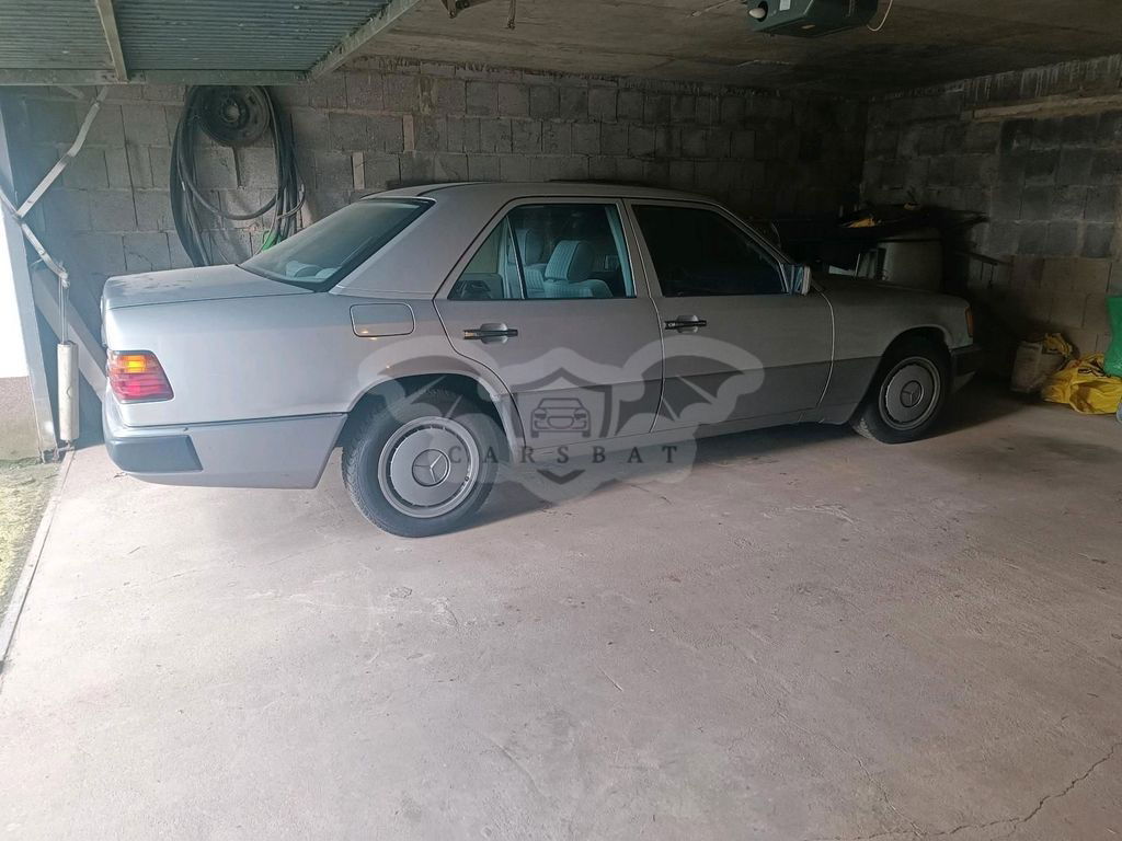 Mercedes-Benz 250 1993