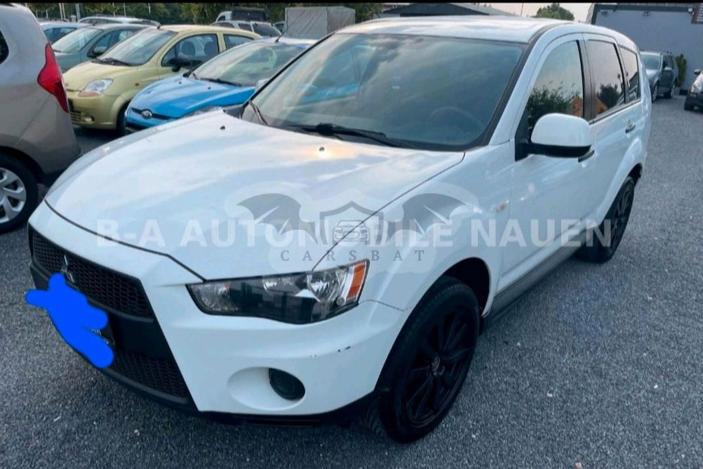 Mitsubishi Outlander 2011