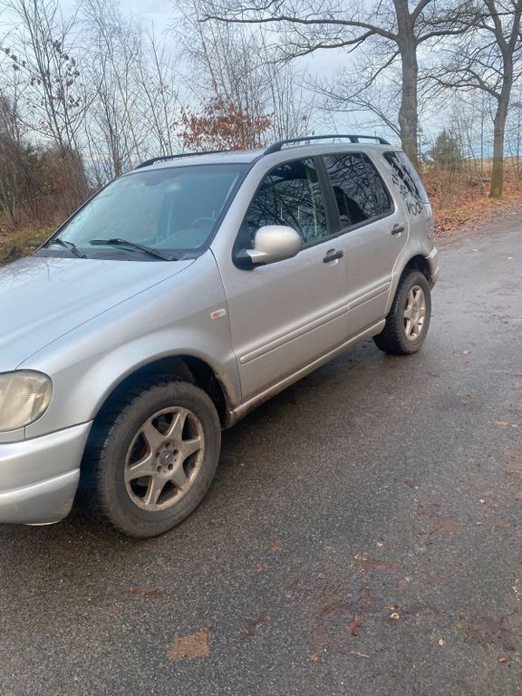 Mercedes-Benz ML 270 2003