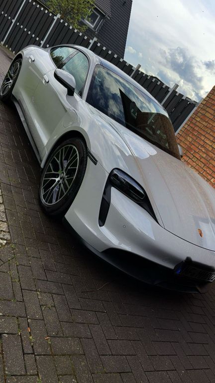 Porsche Taycan 2023