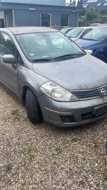 Nissan Tiida 2006