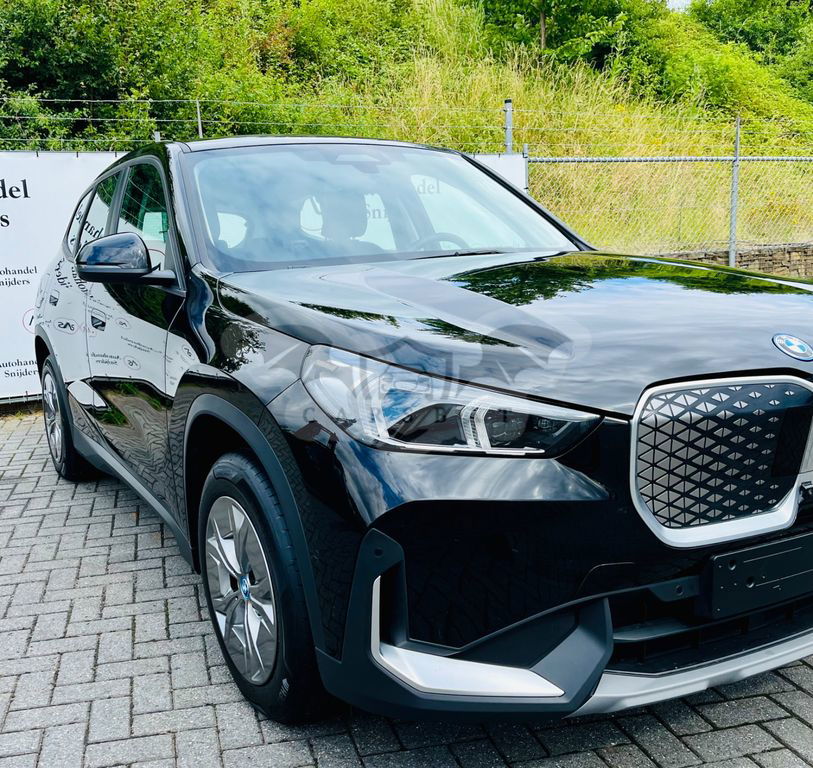 BMW iX1 2024
